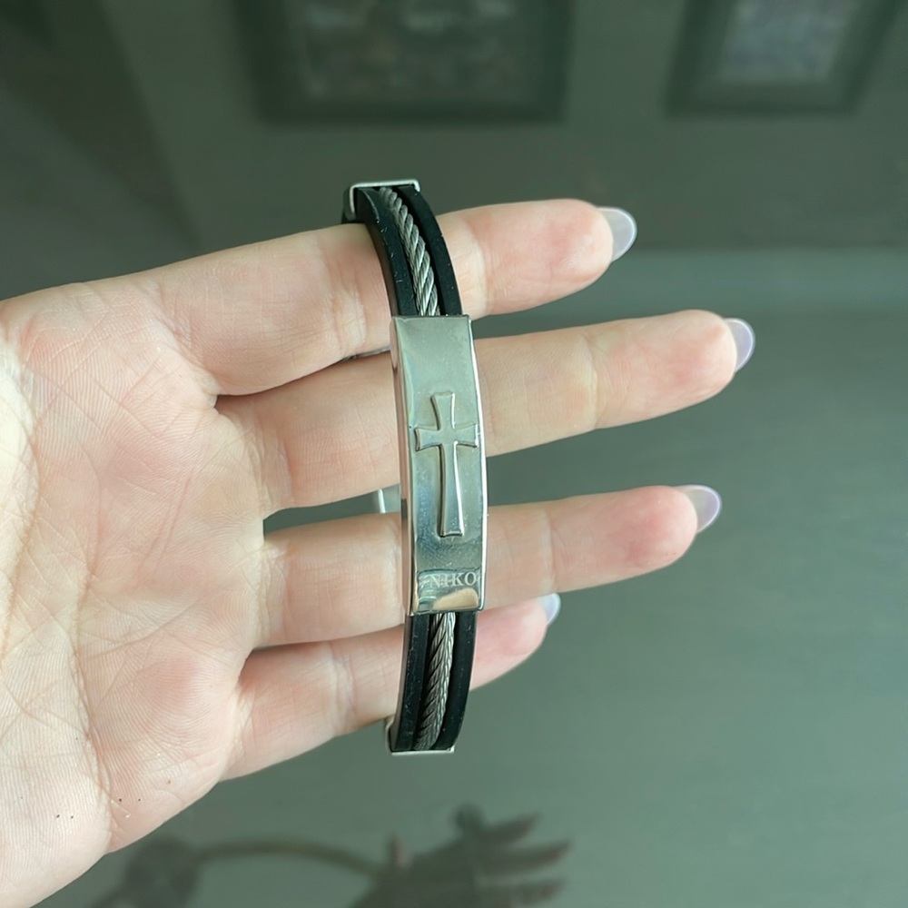 Men’s Stainless Steel Cable, Black Silicone, Latin Cross Religious. Bracelet